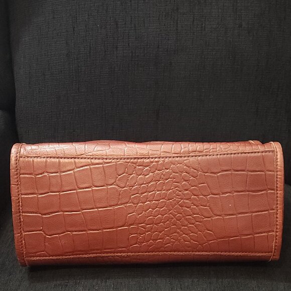 American Leather Co. Lenox Triple Entry Brown Leather Satchel - Picture 4 of 10